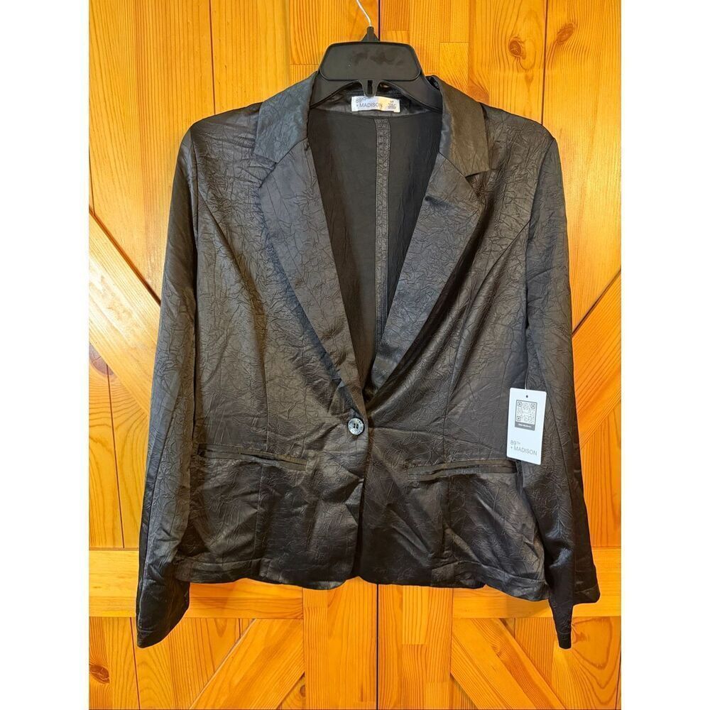 89th & Madison Black Beauty Button Jacket Blazer Lightweight Size Small nwt (623